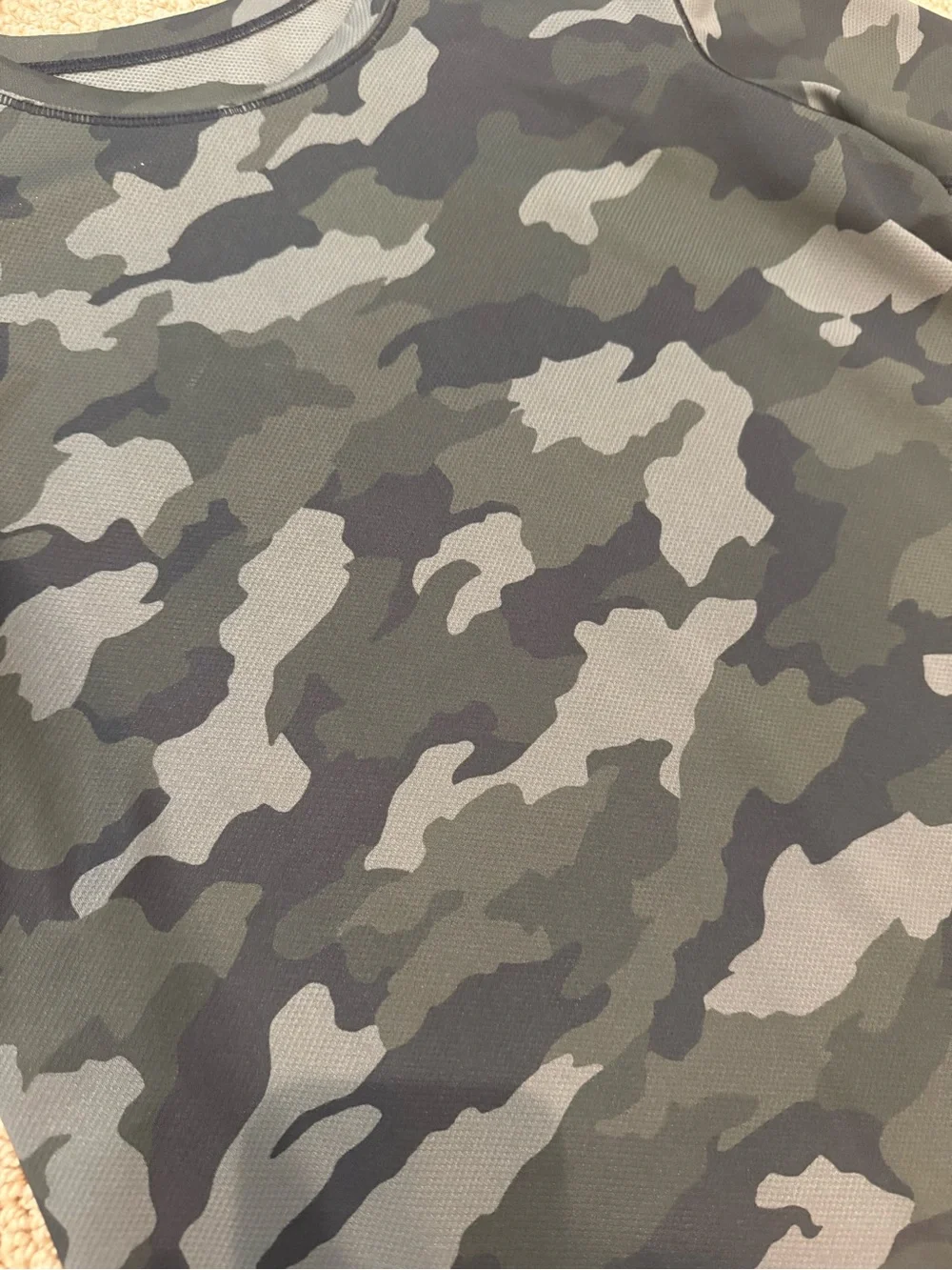 lululemon athletica Women's Short-Sleeve Camo Crew - Dark Green/Gray